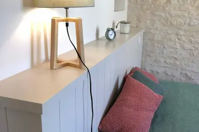 Image de Au cœur du village, charmante maison en pierre rhétaise, prestations de qualité