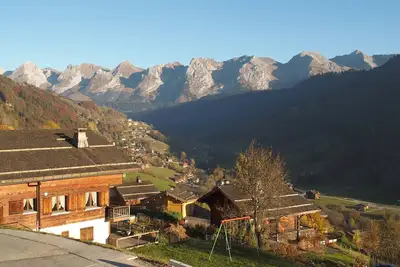 Image de Chalet au calme superbe vue sur les montagnes et le village du Grand-Bornand