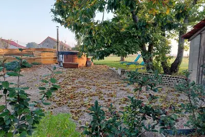 Image de Dépendance en pierre et son bain nordique à côté de Beaune.