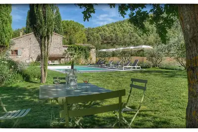 Image de Mas authentique rénové dans le Luberon, Provence, avec piscine privée chauffée