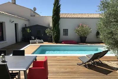 Image de Belle Maison, piscine chauffée, 10 min de la Rochelle et du Pont de l'île de Ré
