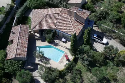 Image de Maison avec vue panoramique, piscine chauffée. 4 étoiles au classement national.