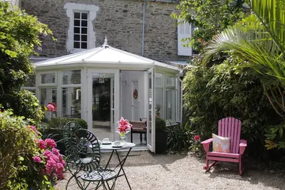 Image de Dans Saint-Vaast la Hougue maison avec jardin exotique proche de la mer (Wifi )