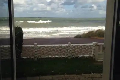 Image de F2 + Jardinet - 4\/5 Personnes, Face Et Acces Direct A La Mer (semaine et W-End)