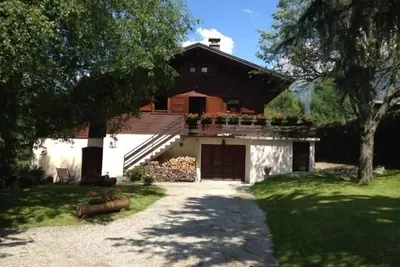 Image de Grd chalet famil. 12 pers -Chamonix Les Houches- 6 ch. 4 Salles d'eau, 3 Wc -