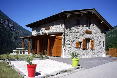 Image de Orelle - Maison de caractère, spacieuse et chaleureuse, 94 m², 7 personnes.