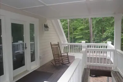 Image de Magnifiquement Extra-Grand (1700sq pi) une chambre de vues 1. chalet 5 de bain \/ bois