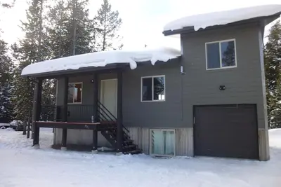 Image de Cabine moderne de style européen à West Yellowstone