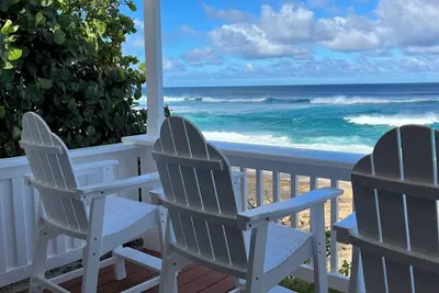 Image de Ocean Front Beach House 30 jours au paradis! Renseignez-vous pour des tarifs spéciaux!