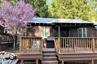 Image de Cabine confortable de 2 chambres, adaptée aux familles et aux animaux domestiques, rampe de mise à l'eau gratuite