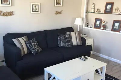 Image de Bienvenue à la rive. Maison de 3 chambres rénovée avec terrasse et cour privée,