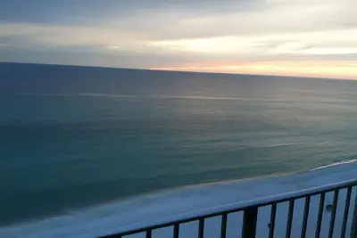 Image de Aout SPÉCIAL-Toute semaine = 1400 $ au total! 2/2 w / Wow View! Chaises de plage gratuites-Informez-vous maintenant