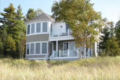 Image de Lake Michigan Beachfront Luxury Home