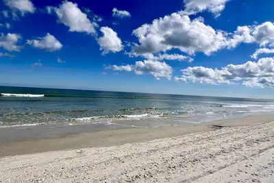 Image de Oceanfront direct, Ground Level Condo Sur Non Section entraînement de la plage