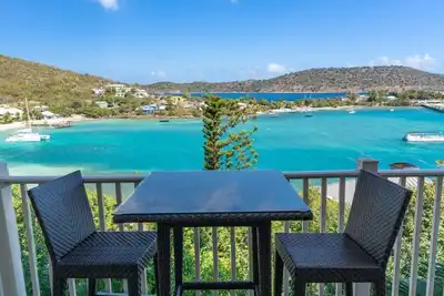 Image de Superbe villa avec vue panoramique à couper le souffle sur l'océan! Offres de fin d'été.