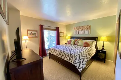 Image de Meilleur Emplacement 2 Ascenseur Bd / 2ba Main St Ville Familiale Condo Capacité 6-8 personnes
