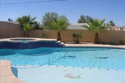 Image de Incroyable 40 000 $ Pool-3 Blocks in! 16 couchages