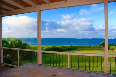 Image de Hale Makamaka - Beachfront Retreat ~ Bain à remous, piscine, salle de jeux - Offres de dernière minute!