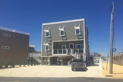 Image de Belle maison de 3 ans 3400 pc sur la baie Ă Ortley Beach