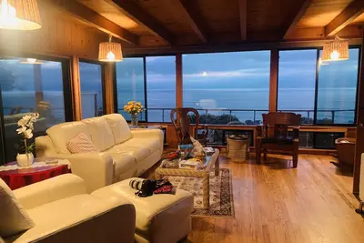 Image de Accueil Oceanfront, Stone Steps Beach Access, jacuzzi sur le pont de l'océan