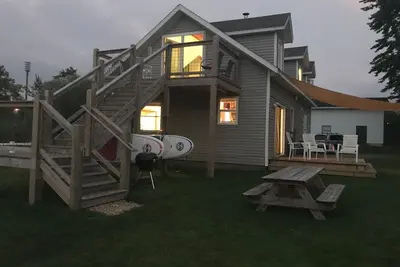 Image de Emelia's Loft au Narrows Yacht Club