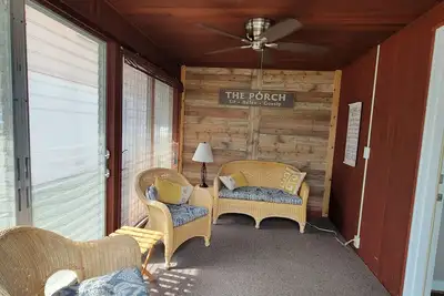 Image de Chalet confortable idéal pour les amis, la famille ou les couples en escapade!