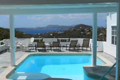 Image de Villa 2br au meilleur prix sur St. John avec vue sur l'océan et la piscine!
