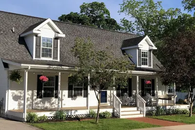 Image de Boyne City House, Family Friendly, wi-fi gratuit, Ă pied du centre-ville et de la plage publique