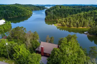 Image de Accès au bord de la piscine du Lake Front-Private-Dock-2 Bedroom