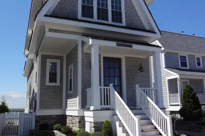 Image de Élégant Cottage Bayfront pour la location d'été en famille 3br, 2. 5 bains