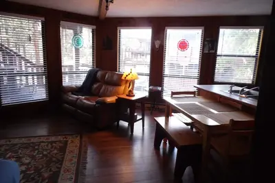 Image de Condo Redwood Commons au premier étage, très bien situé, 1 et 1/2 pâtés de maisons à soulever