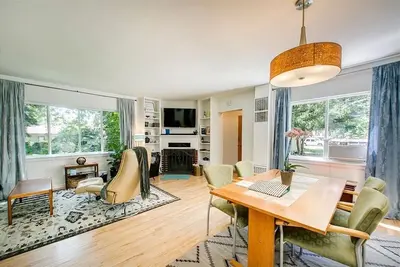 Image de #HabitueHomes- The Maite Bungalow - 2bd, 1ba Central Boise Home