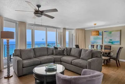 Image de Condo Tower 1-1306 3 chambres avec chaises de plage saisonnières pour 2
