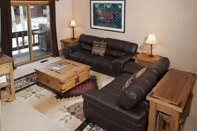 Image de Ski In / Ski Out de cette maison Ă flanc de montagne! Des tonnes de mises Ă jour