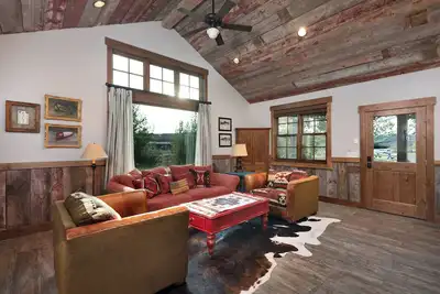 Image de Nouvelle maison d'hôtes pour 6 personnes. À côté de Bozeman, Big Sky et Yellowstone