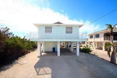 Image de 2\/2 Canal Front Home Big Pine Key. Accès facile à l'océan et au golfe!