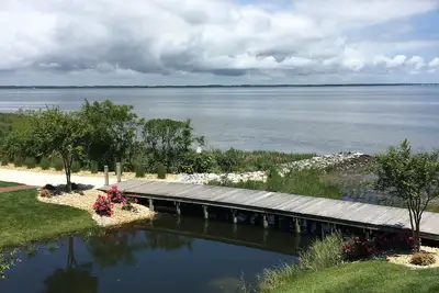 Image de Maison de ville face au canal avec une vue imprenable sur le coucher de soleil sur la baie