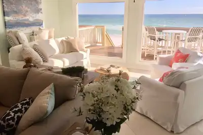 Image de Direct sur la plage! Magnifiquement rénové.