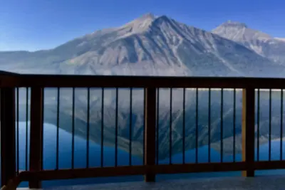 Image de Lakefront Cabin Inside Glacier National Park
