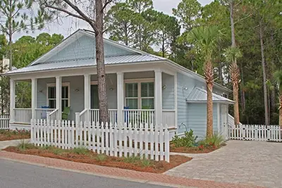 Beau nouveau chalet de plain-pied à Seagrove Beach. 900 pieds de l'accès à la plage