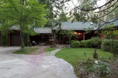 Image de Meilleur Log Cabin à Nevada City, la famille et les animaux, grands ou petits groupes