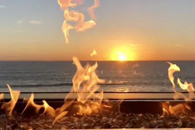 Image de Designer décoré Condo Oceanfront -Fall spécial! Demandez pour plus de détails!