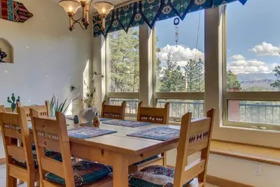 Image de Southwestern Adobe with Extraordinary Mountain Views