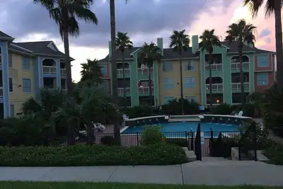 Image de Vue magnifique sur le golfe de ce luxueux condo.