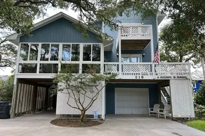 Image de A Hideaway in Paradise - Oak Island, Nc