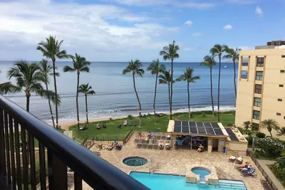 Image de Penthouse avec grand jardin et vue sur la mer!