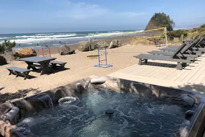 Image de Direct Ocean Front Remodeled 6 chambres, 4 salles de bains. Bain à remous, vues,