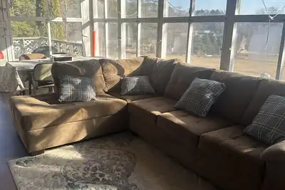 Image de Cabane de pĂŞche confortable au bord du lac!