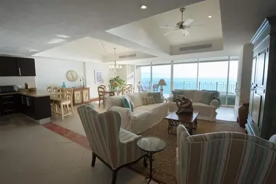 Image de Puerto Vallarta Grand Venetian 2. 5 Bd Oceanfront Condo de luxe Location