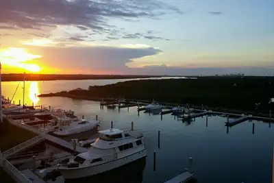 Image de Ponce Inlet Condo de luxe à \"Harbour Village Marina, océan, tennis et club de golf\"